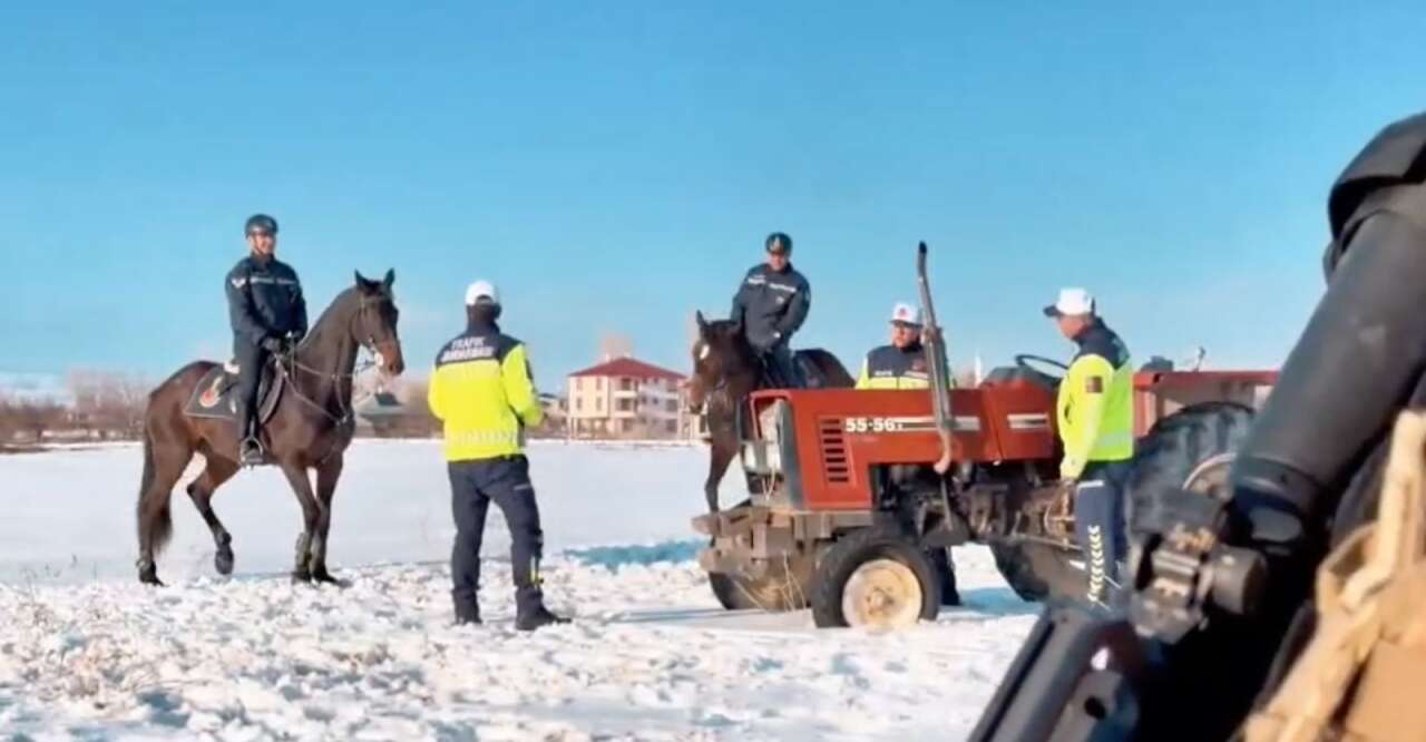 Muğla'da Yaşlı Adam Çeyrek Asır Sonra Çalınan Traktörüne Kavuştu 8